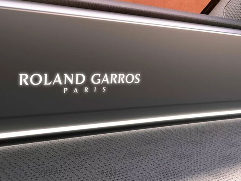 Schriftzug Roland Garros R5 Innenraum